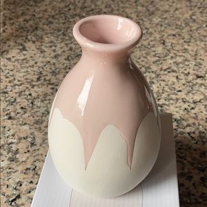 CERAMIC DECORATIVE VASE